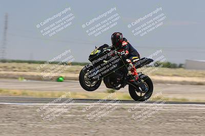 media/Aug-03-2025-TrackDaz (Sun) [[bf4a71acf9]]/A Group/12pm (Wheelie Bump)/